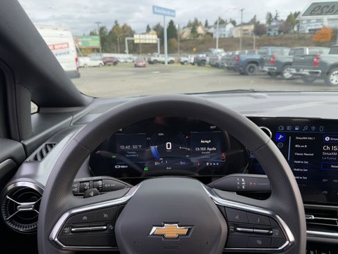 New 2026 Chevrolet Equinox EV LT image 13