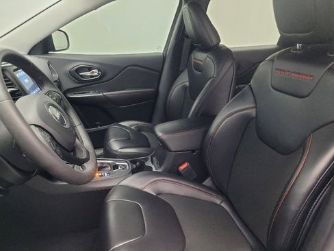 Used 2022 Jeep Cherokee Trailhawk image 17