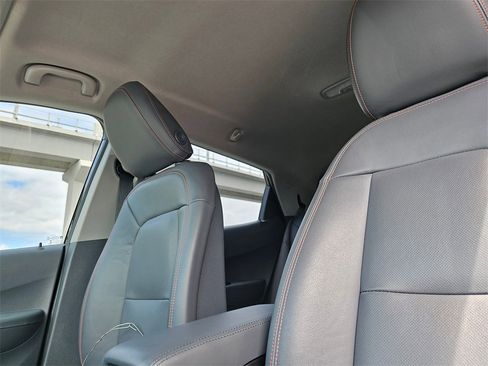 Used 2020 Chevrolet Bolt Premier w/ Infotainment Package image 23