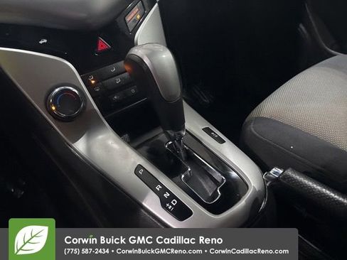 Used 2016 Chevrolet Cruze LS FWD image 28