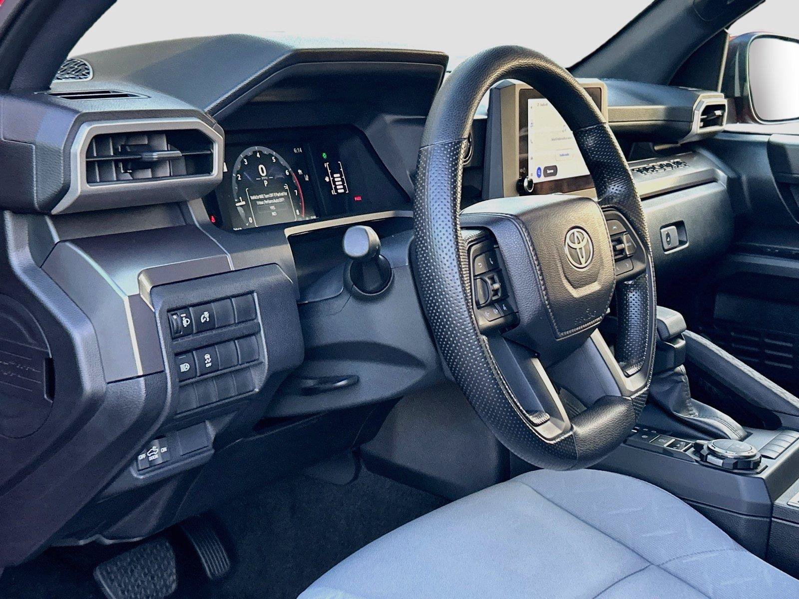 Used 2025 Toyota Tacoma SR5 AWD/4WD image 25