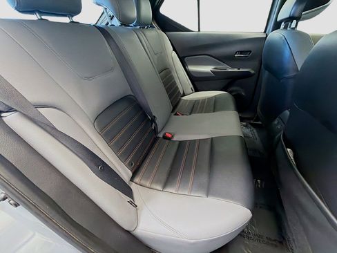 Used 2023 Nissan Kicks SR w/ SR Premium Package FWD image 14