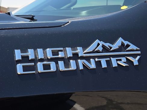 Used 2025 Chevrolet Silverado 1500 High Country AWD/4WD image 10