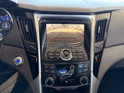 Used 2012 Hyundai Sonata Limited w/ Navigation Pkg FWD image 10