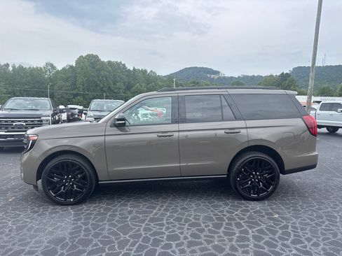 New 2027 Ford Expedition Platinum w/ Stealth Performance Package AWD/4WD image 8