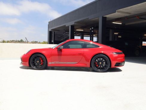 Certified 2024 Porsche 911 Carrera RWD image 2