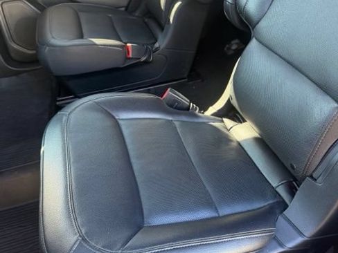 Used 2022 Ford Explorer Limited w/ Equipment Group 301A RWD image 14