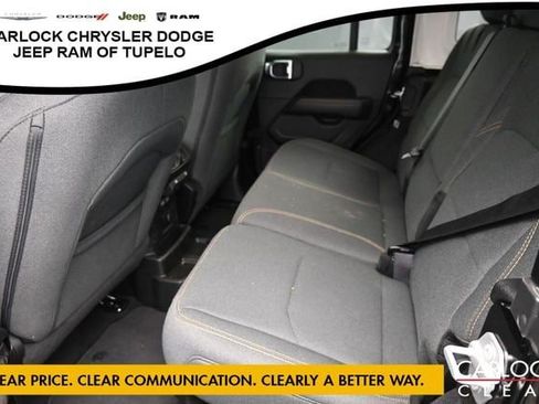 Used 2025 Jeep Wrangler Unlimited Sahara AWD/4WD image 27
