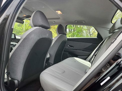 Used 2024 Hyundai Elantra Limited FWD image 10