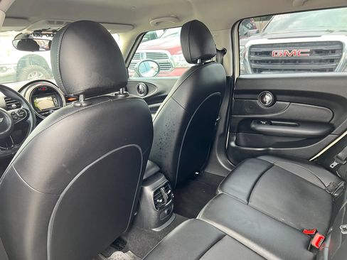 Used 2017 MINI Cooper Clubman FWD image 11