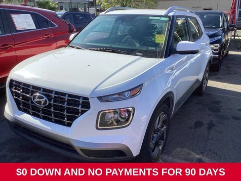 Used 2025 Hyundai Venue SEL FWD image 1