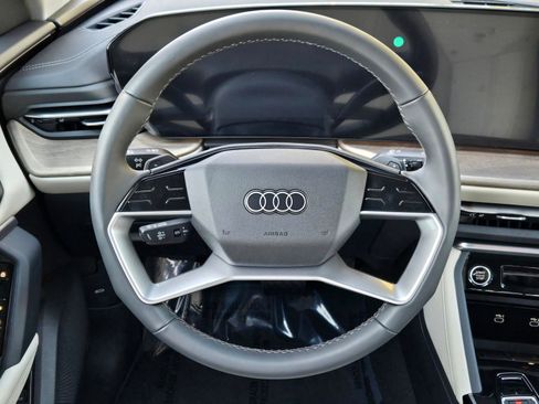 Used 2025 Audi Q5 Premium Plus w/ Premium Plus AWD/4WD image 13