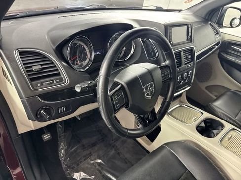 Used 2017 Dodge Grand Caravan SXT FWD image 23