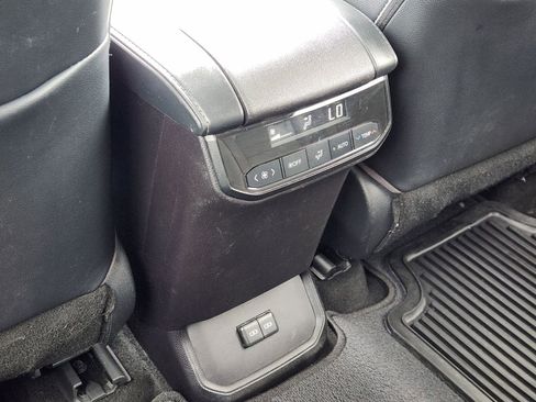 Used 2023 Toyota Highlander XLE FWD image 34