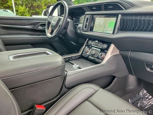 Used 2024 GMC Yukon Denali w/ Advanced Technology Package image 26
