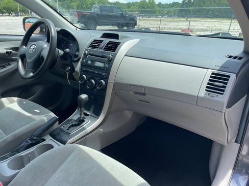 Used 2013 Toyota Corolla L FWD image 22