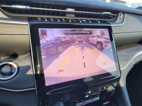 New 2025 Jeep Grand Cherokee Limited w/ Trailer Tow Package image 33