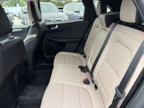 Used 2022 Ford Escape SEL AWD/4WD image 18