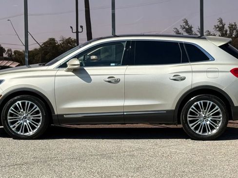 Used 2017 Lincoln MKX Reserve FWD image 4