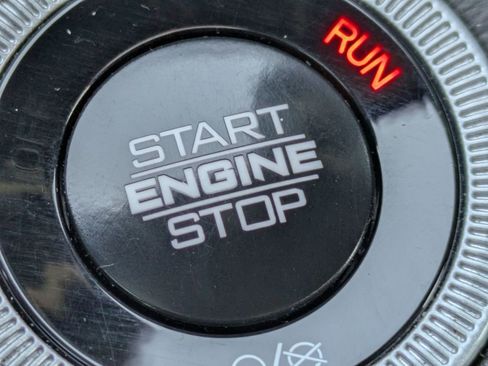 Used 2024 Jeep Grand Cherokee L Limited w/ Luxury Tech Group II image 21