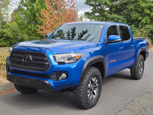 Used 2016 Toyota Tacoma TRD Off-Road w/ Towing Package AWD/4WD image 1