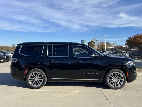 Used 2022 Jeep Grand Wagoneer Series II image 3