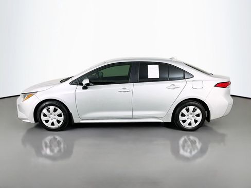Used 2025 Toyota Corolla LE FWD image 5