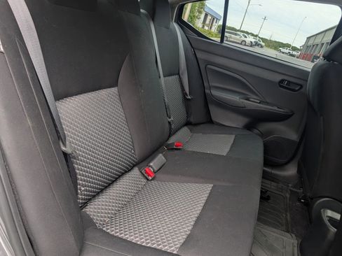 Used 2022 Nissan Versa S FWD image 10