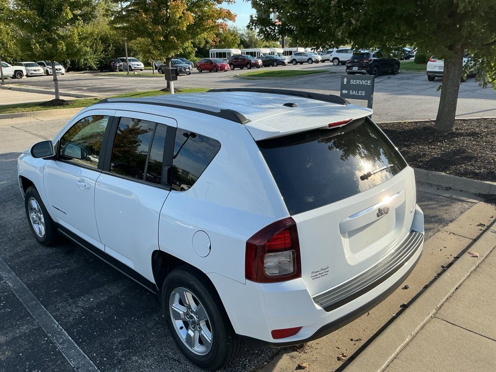 Used 2016 Jeep Compass Latitude FWD image 7