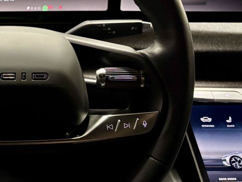Used 2024 Lucid Air Touring AWD/4WD image 27