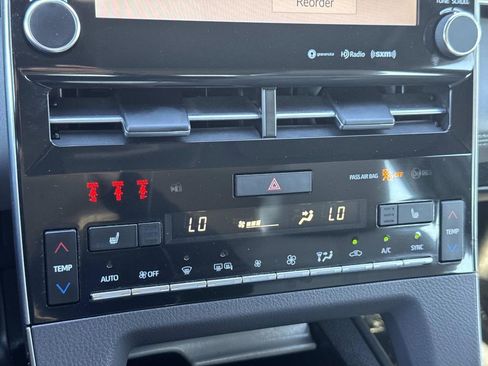 Used 2020 Toyota Avalon XLE image 14