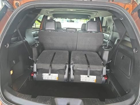 Used 2017 Ford Explorer XLT w/ Equipment Group 202A FWD image 18