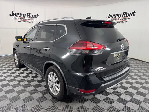 Used 2019 Nissan Rogue S w/ Special Edition Package FWD image 9