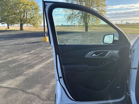 Used 2020 Chevrolet Traverse LT w/ LT Premium Package image 21