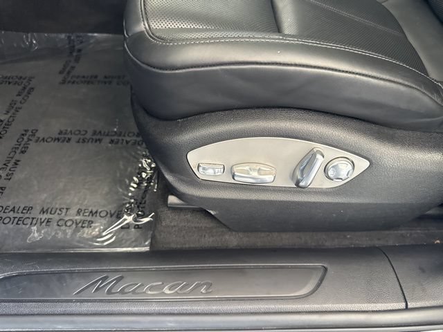 Used 2023 Porsche Macan AWD/4WD image 20