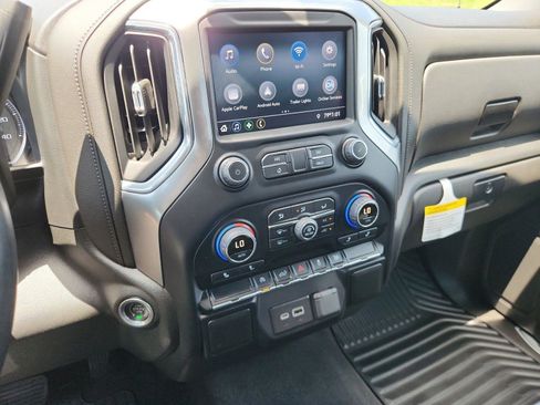 Used 2021 Chevrolet Silverado 1500 LT AWD/4WD image 25