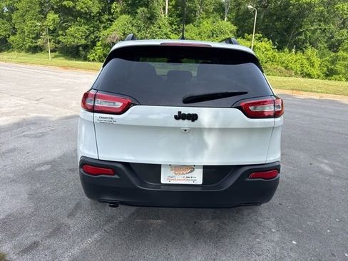 Used 2016 Jeep Cherokee High Altitude FWD image 6