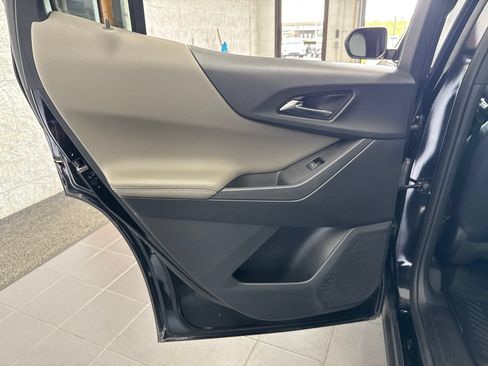 Used 2025 Chevrolet Equinox LT w/ Convenience Package II FWD image 42