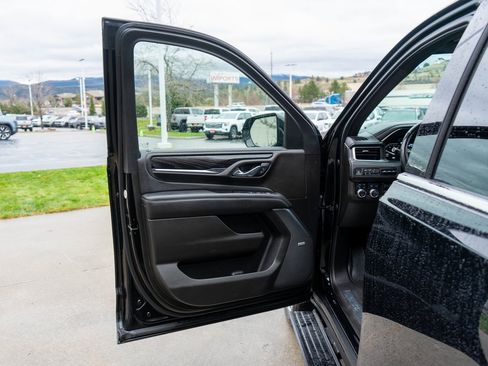 Used 2021 GMC Yukon Denali w/ Denali Ultimate Package image 20