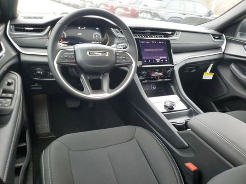 New 2025 Jeep Grand Cherokee Laredo X image 7