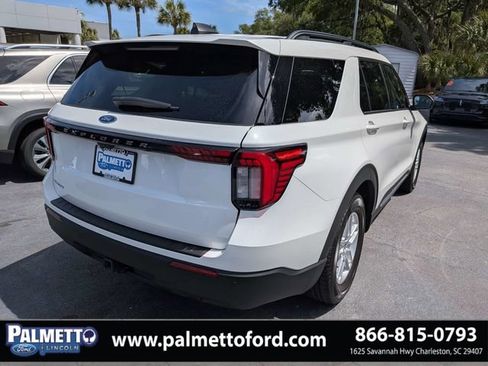 Used 2025 Ford Explorer Active RWD image 4