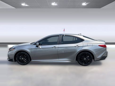 Certified 2025 Toyota Camry SE image 2