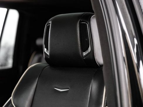 Used 2021 Cadillac Escalade ESV Premium Luxury image 34