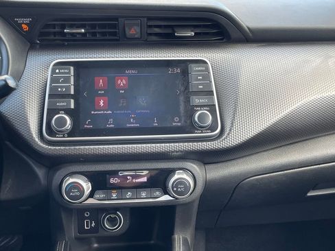 Used 2019 Nissan Kicks SV image 19