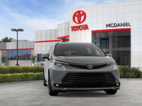 New 2026 Toyota Sienna XLE Woodland Edition AWD/4WD image 18