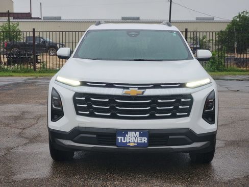 Used 2025 Chevrolet Equinox LT w/ Convenience Package II FWD image 2