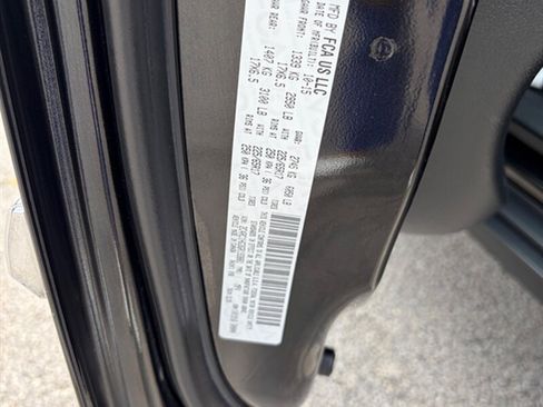 Used 2016 Chrysler Town & Country S FWD image 30