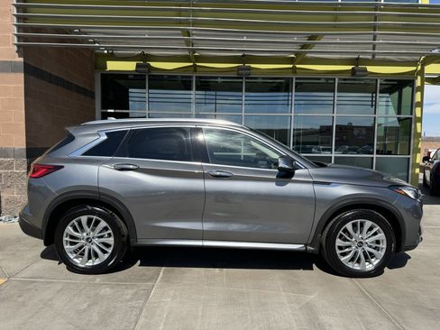 Used 2023 INFINITI QX50 Luxe image 9