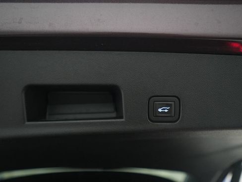 Used 2024 GMC Acadia Elevation FWD image 15
