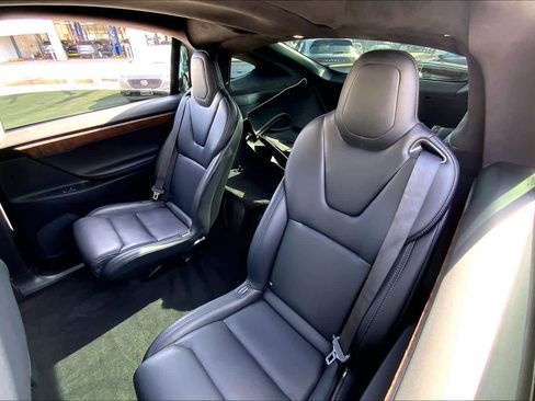 Used 2018 Tesla Model X 100D image 19